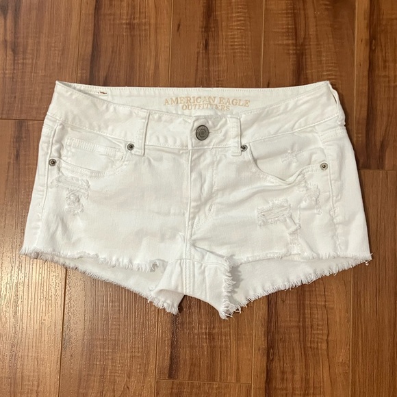 *💜2/20$*American Eagle| White Jean Shorts - Picture 1 of 3